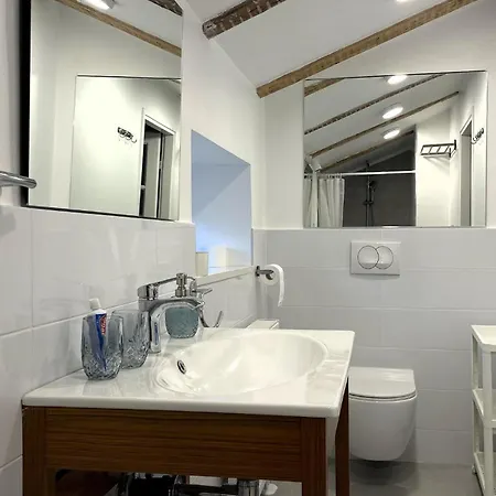 Beautiful In Case de vacanță Novi Vinodolski