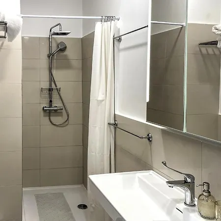 5 Bedroom Amazing In Novi Vinodolski
